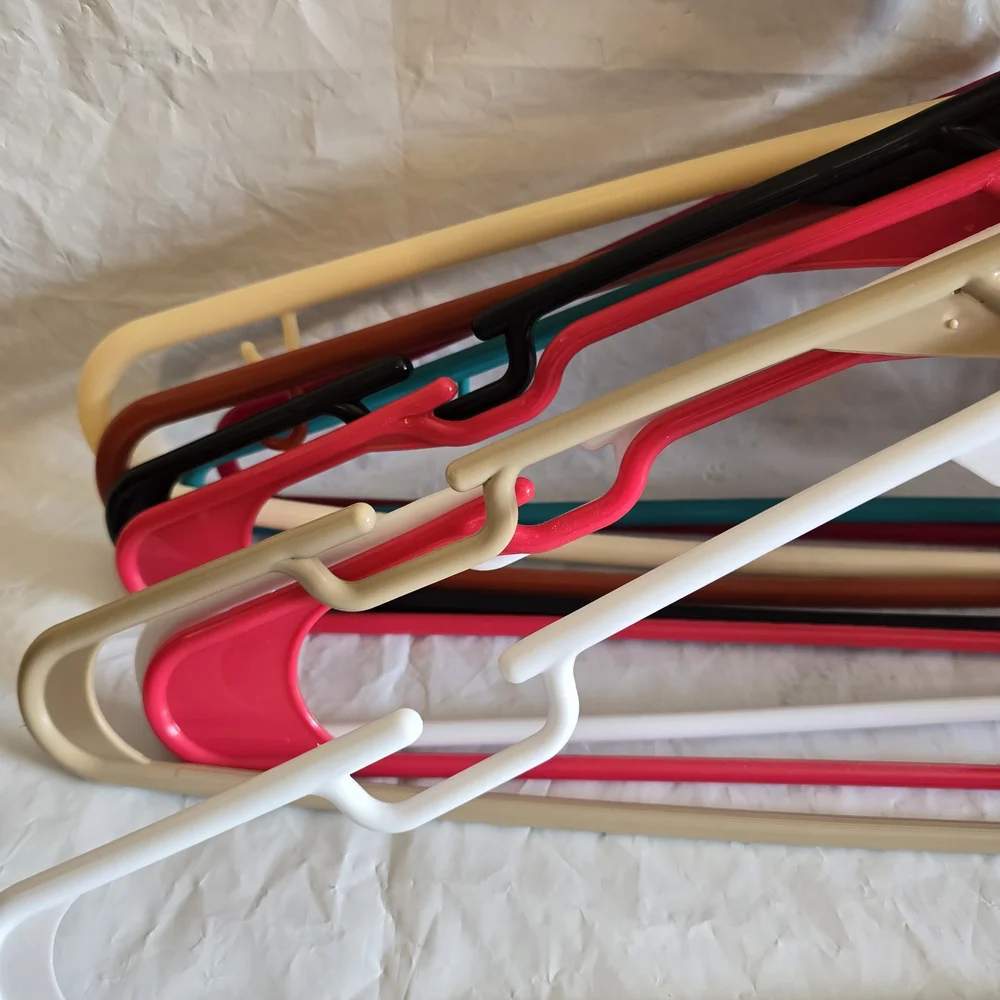 Multi-Color Plastic Clothes Hangers Set 10 Pieces